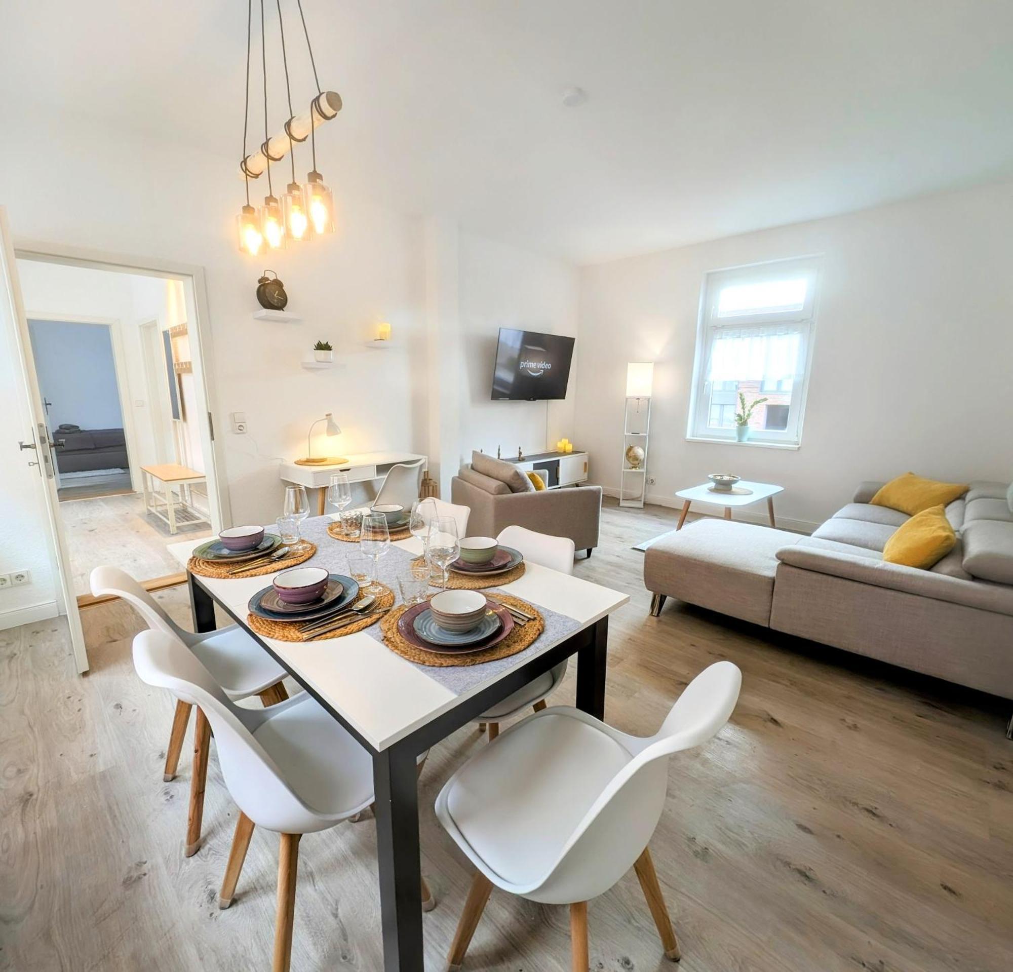 Casa Apartment Modern Vintage Flexibilitaet Pur- Perfektes Apartment Fuer Familien Und Geschaeftsreisende 5 Schlafplaetze, Vollausstattung, Amazon Prime & Parkplatz Inklusive Magdeburg Dış mekan fotoğraf